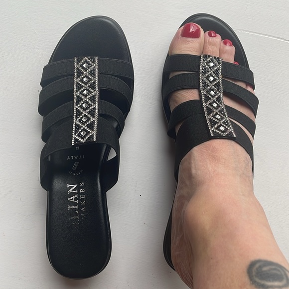 Italian Shoemakers. Size 8. Black Strapless Heels with Rhinestones. - Picture 6 of 10